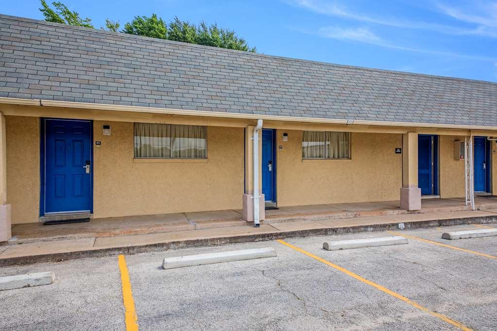 Americas Best Value Inn Giddings Exterior foto