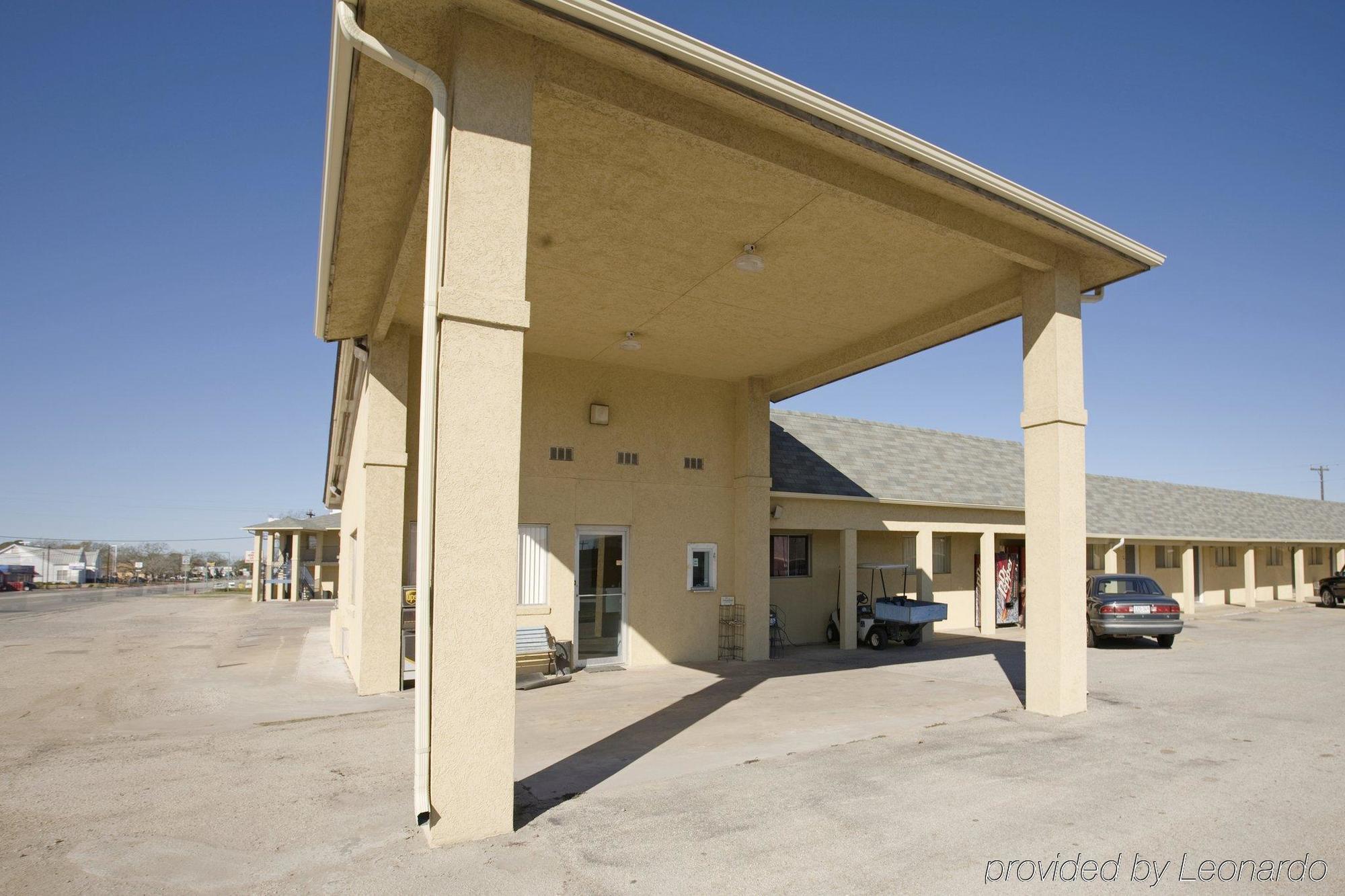 Americas Best Value Inn Giddings Exterior foto